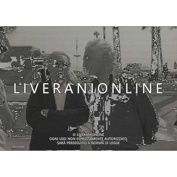 RETROSPETTIVA DINO RISI REGISTA NELLA FOTO DINO RISI CON GIANLUIGI RONDI A CANNES NELL\'ANNO 1979 AG ALDO LIVERANI SAS   