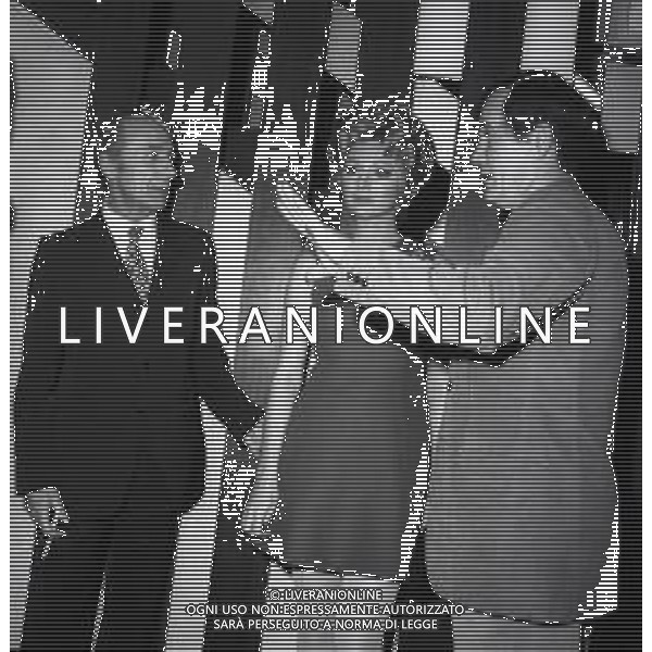 RETROSPETTIVA SYLVA KOSCINA ATTRICE NELLA FOTO SYLVA KOSCINA NELL\'ANNO 1970 CON IL MARITO A UNA CONFERENZA STAMPA AG ALDO LIVERANI SAS  