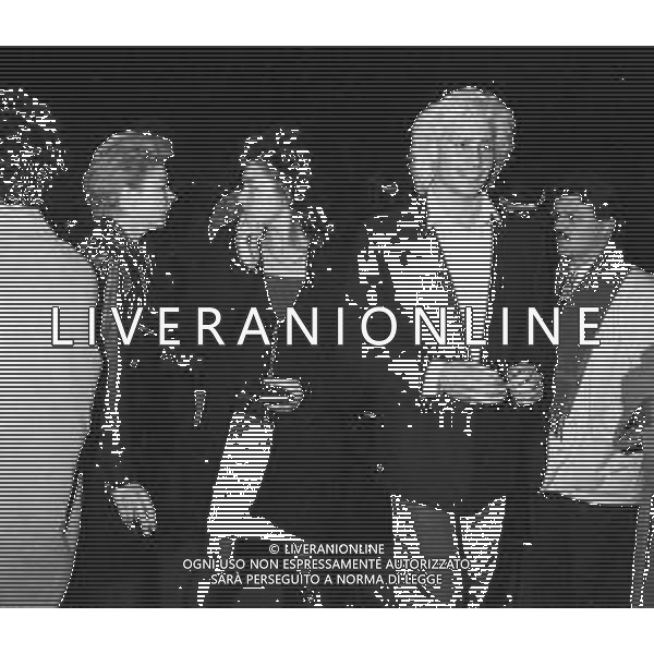PRESENTAZIONE COLLEZIONE TRUSSARDI ACTION AL PALATRUSSARDI DI MILANO 1987 - RETROSPETTIVA NELLA FOTO PASQUALE FINICELLI E LORY DEL SANTO CON LA SORELLA PAOLA /AGENZIA ALDO LIVERANI SAS