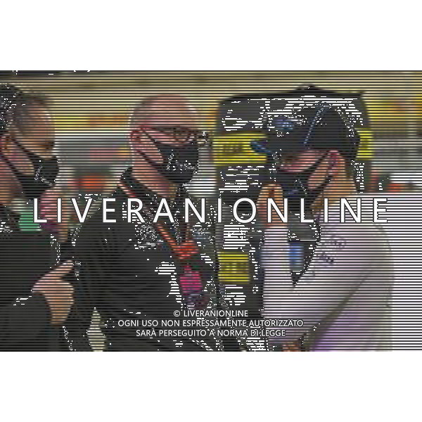 Jack Aitken (GBR) / (KOR) Williams Racing on the grid with Simon Roberts (GBR) Williams Racing F1 Acting Team Principal. 06.12.2020. Formula 1 World Championship, Rd 16, Sakhir Grand Prix, Sakhir, Bahrain, Race Day. - www.xpbimages.com, EMail: requests@xpbimages.com © Copyright: Batchelor / XPB Images/AGENZIA ALDO LIVERANI SAS - ITALY ONLY EDITORIAL USE ONLY
