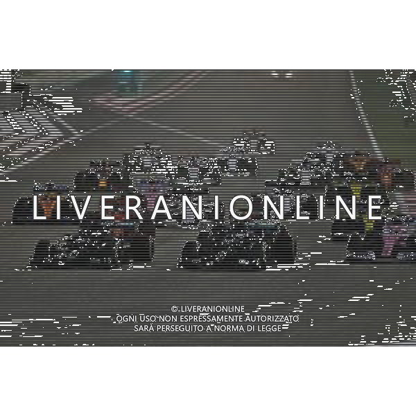 (L to R): George Russell (GBR) Mercedes AMG F1 W11, Valtteri Bottas (FIN) Mercedes AMG F1 W11, and Sergio Perez (MEX) Racing Point F1 Team RP19, at the start of the race. 06.12.2020. Formula 1 World Championship, Rd 16, Sakhir Grand Prix, Sakhir, Bahrain, Race Day. - www.xpbimages.com, EMail: requests@xpbimages.com © Copyright: Moy / XPB Images/AGENZIA ALDO LIVERANI SAS - ITALY ONLY EDITORIAL USE ONLY