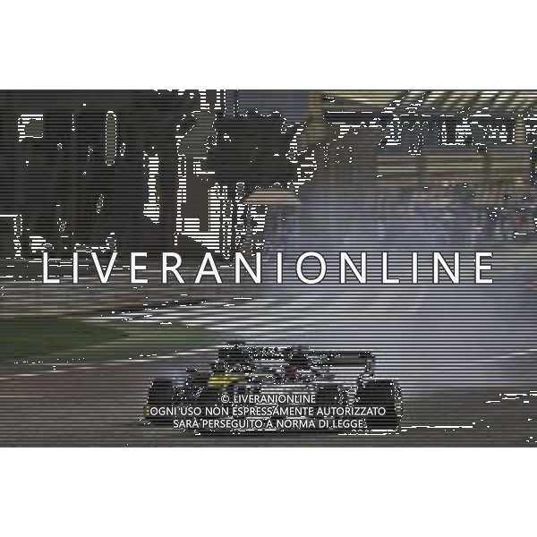 Daniil Kvyat (RUS) AlphaTauri AT01 and Daniel Ricciardo (AUS) Renault F1 Team RS20. 06.12.2020. Formula 1 World Championship, Rd 16, Sakhir Grand Prix, Sakhir, Bahrain, Race Day. - www.xpbimages.com, EMail: requests@xpbimages.com © Copyright: Moy / XPB Images/AGENZIA ALDO LIVERANI SAS - ITALY ONLY EDITORIAL USE ONLY