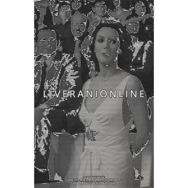 RETROSPETTIVA PAOLA TEDESCO ATTRICE NELLA FOTO PAOLA TEDESCO NELLA TRASMISSIONE TELEVISIVA SPACCA 15 CON PIPPO BAUDO NELL\'ANNO 1975 AG ALDO LIVERANI SAS