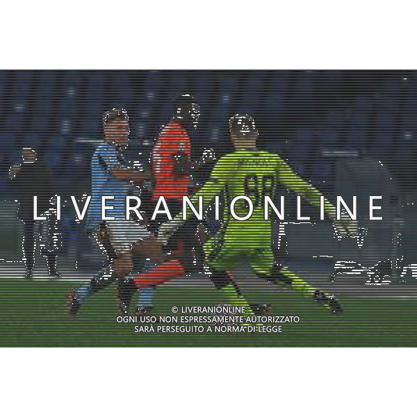 Lazio vs Club Brugge Champions League - 6 giornata Stadio Olimpico - Roma 08-12-2020 nella foto Mignolet anticipa Immobile FOTO FEDERICO GAETANO-AG ALDO LIVERANI SAS