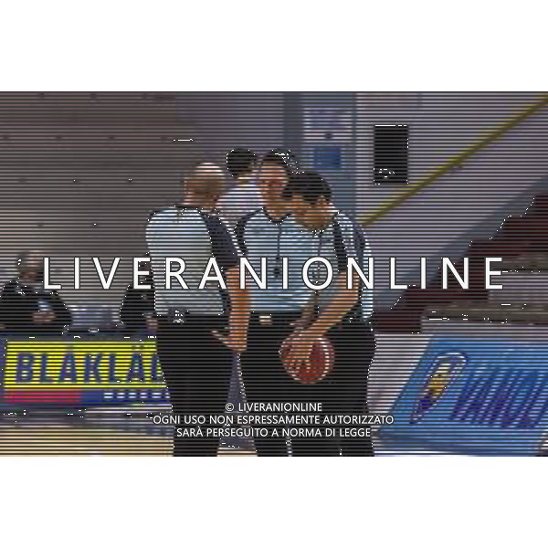 LiveMedia/Matteo Casoni Vanoli Basket Cremona vs Acqua S.Bernardo Cantu - Campionato di Basket Serie A 2020/2021, 09 dicembre 2020 Cremona, Italia Nella foto: La terna arbitrale di Vanoli Cremona - Acqua S. Bernardo Cantu @LM/Matteo Casoni/ AGENZIA ALDO LIVERANI SAS