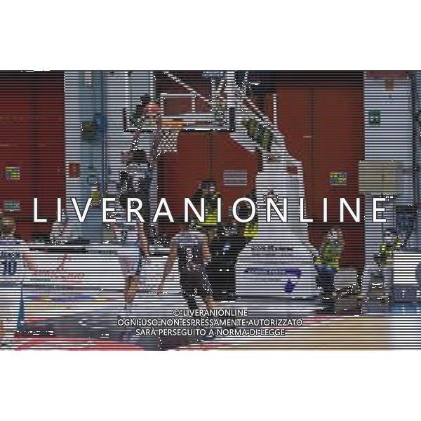 LiveMedia/Matteo Casoni Vanoli Basket Cremona vs Acqua S.Bernardo Cantu - Campionato di Basket Serie A 2020/2021, 09 dicembre 2020 Cremona, Italia Nella foto: schiacciata di Jarvis Williams della Vanoli Cremona @LM/Matteo Casoni/ AGENZIA ALDO LIVERANI SAS
