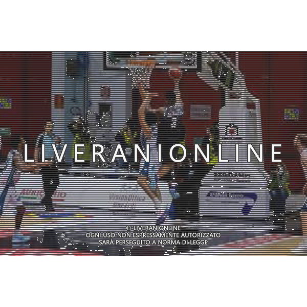 LiveMedia/Matteo Casoni Vanoli Basket Cremona vs Acqua S.Bernardo Cantu - Campionato di Basket Serie A 2020/2021, 09 dicembre 2020 Cremona, Italia Nella foto: Entrata di T.J. Williams della Vanoli Cremona @LM/Matteo Casoni/ AGENZIA ALDO LIVERANI SAS