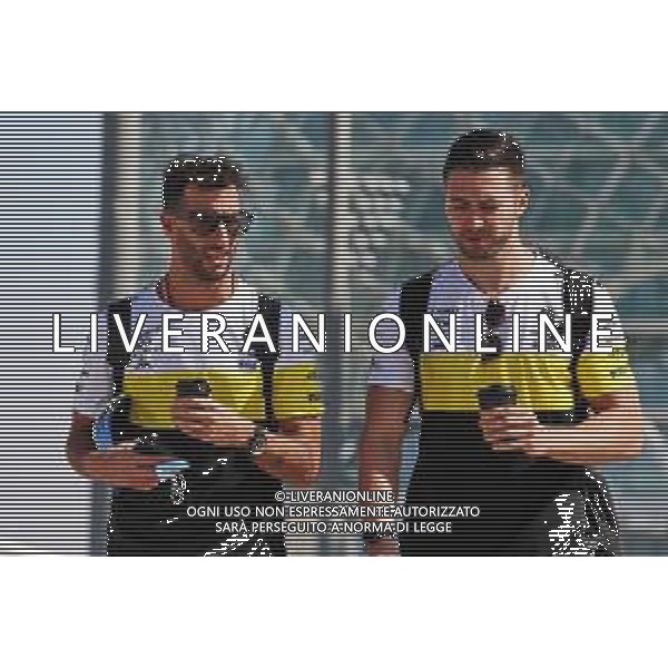 Daniel Ricciardo (AUS) Renault F1 Team with Michael Italiano (AUS) Renault F1 Team Performance Coach. 10.12.2020. Formula 1 World Championship, Rd 17, Abu Dhabi Grand Prix, Yas Marina Circuit, Abu Dhabi, Preparation Day. - www.xpbimages.com, EMail: requests@xpbimages.com © Copyright: Moy / XPB Images/ AGENZIA ALDO LIVERANI SAS - ITALY ONLY EDITORIAL USE ONLY