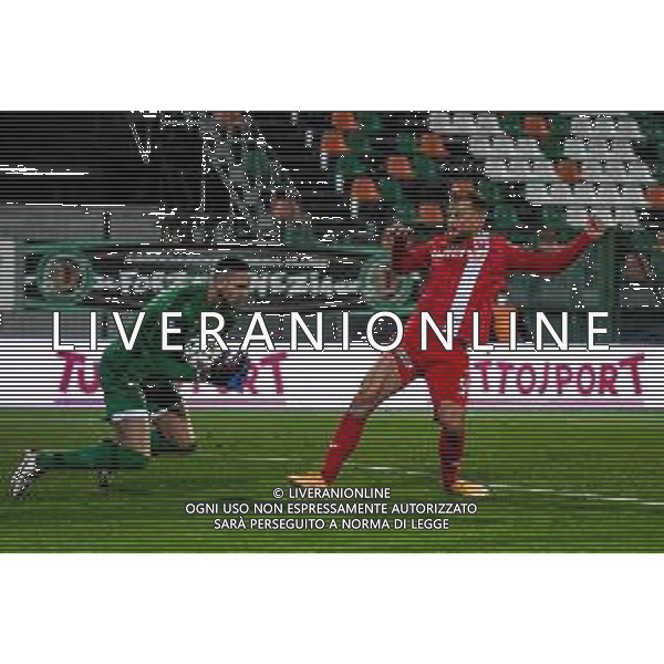 LiveMedia/Ettore Griffoni Venezia FC vs AC Monza - Italian Football Championship League BKT 2020/2021, 11 December 2020 Pier Luigi Penzo stadium, Venice, Italy Photo showing: Luca Lezzerini (Venezia) saves a goal after Christian Gytkjaer (Monza) tried to score @LM/Ettore Griffoni AG ALDO LIVERANI SAS
