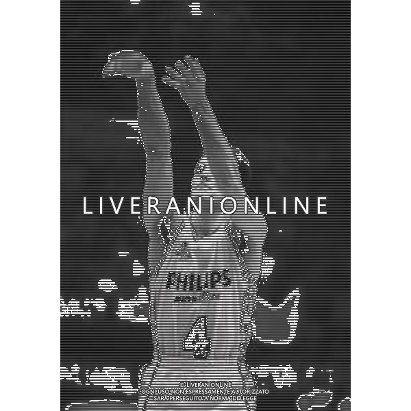 RETROSPETTIVA ALEKSANDAR DJORDJEVIC BASKET NELLA FOTO ALEKSANDAR DJORDJEVIC CON LA MAGLIA DELLA PHILIPS MILANO BASKET NELL\'ANNO 1992-1993 AG ALDO LIVERANI SAS