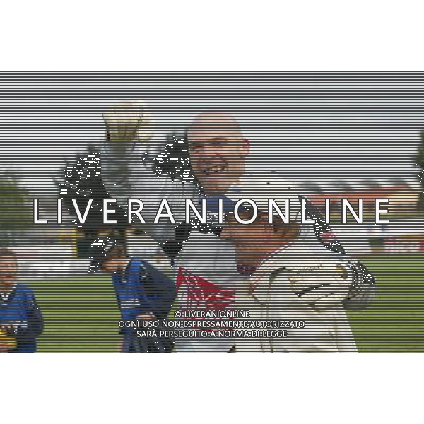 CITTADELLA 21/08/2005 TIM CUP 2005/06 TERZO TURNO CITTADELLA-LIVORNO NELLA FOTO:PIEROBON ESULTA CON IL PRESIDENTE A FINE PARTITA FOTO PAOLA GARBUIO/ALDO LIVERANI s.a.s