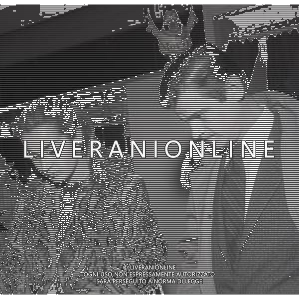 RETROSPETTIVA SERGIO ENDRIGO CANTANTE NELLA FOTO SERGIO ENDRIGO CON LA MOGLIE MARIA GIULIA BARTOLOCCI IN STATO INTERESSANTE NELL\'ANNO 1964 AG ALDO LIVERANI SAS 