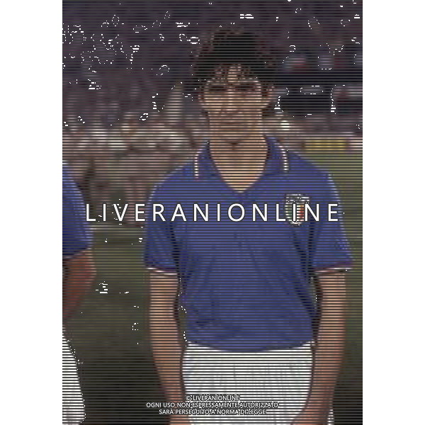 PAOLO ROSSI CALCIATORE - RETROSPETTIVA NELLA FOTO CON LA MAGLIA DELLA NAZIONALE ITALIANA NEL 1983 ©ARCHIVIO AGENZIA ALDO LIVERANI SAS