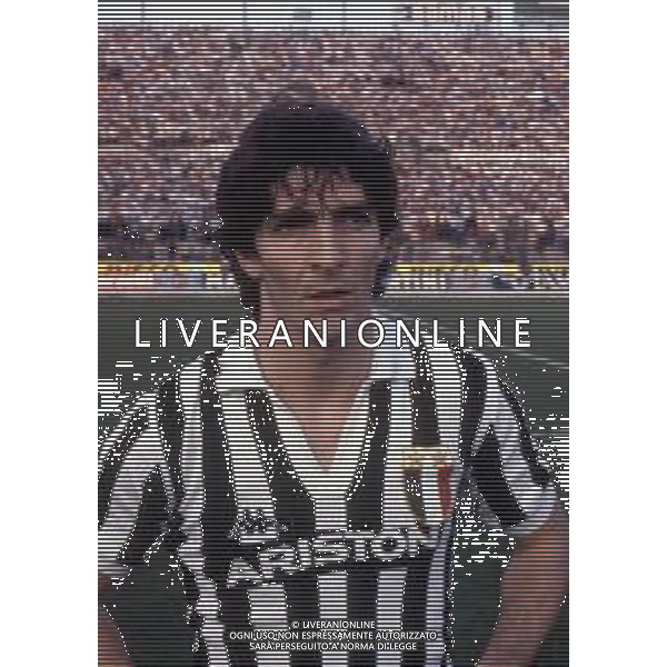PAOLO ROSSI CALCIATORE - RETROSPETTIVA NELLA FOTO CON LA MAGLIA DELLA JUVENTUS NEL 1983 ©ARCHIVIO AGENZIA ALDO LIVERANI SAS
