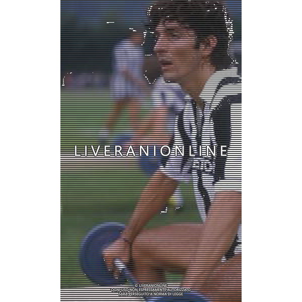 PAOLO ROSSI CALCIATORE - RETROSPETTIVA NELLA FOTO CON LA MAGLIA DELLA JUVENTUS NEL 1983 ©ARCHIVIO AGENZIA ALDO LIVERANI SAS