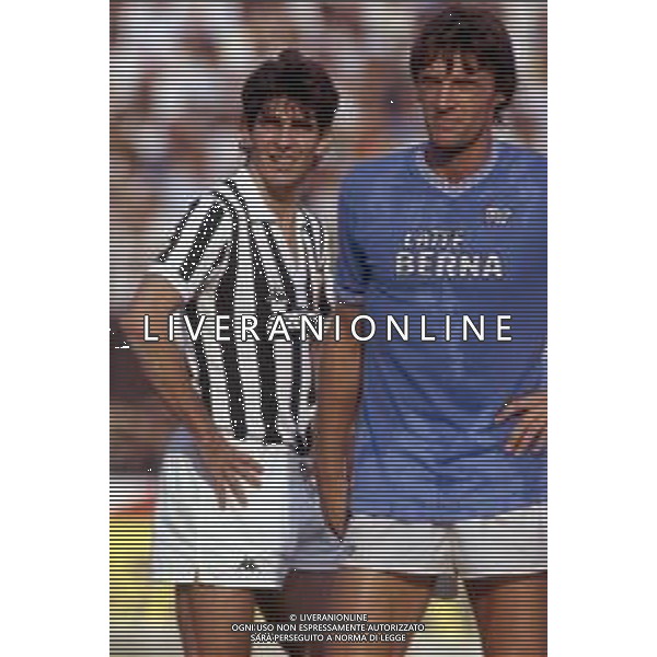 PAOLO ROSSI CALCIATORE - RETROSPETTIVA NELLA FOTO CON LA MAGLIA DELLA JUVENTUS CON RUUD KROL ©ARCHIVIO AGENZIA ALDO LIVERANI SAS