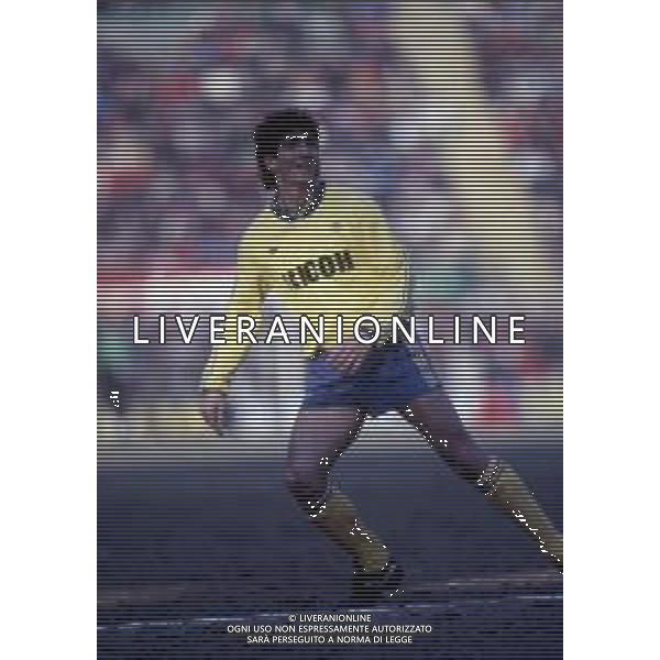PAOLO ROSSI CALCIATORE - RETROSPETTIVA NELLA FOTO CON LA MAGLIA DEL VERONA NEL 1986-1987 ©ARCHIVIO AGENZIA ALDO LIVERANI SAS