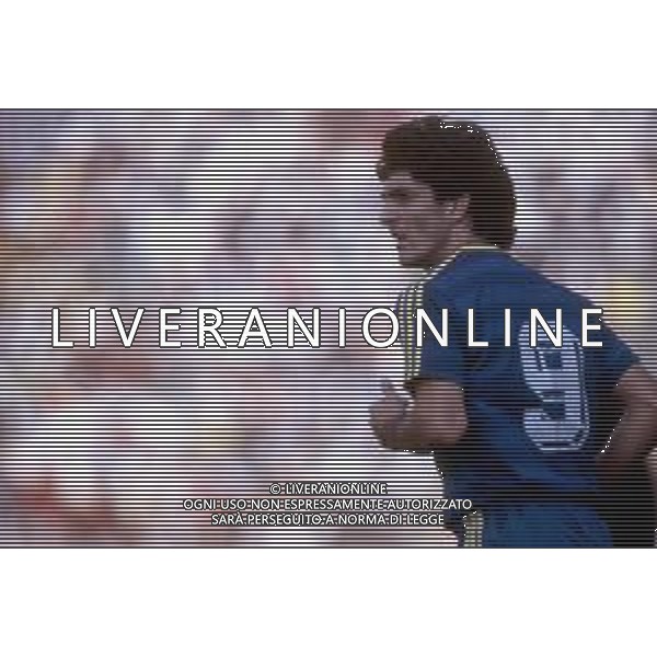 PAOLO ROSSI CALCIATORE - RETROSPETTIVA NELLA FOTO CON LA MAGLIA DEL VERONA NEL 1986-1987 ©ARCHIVIO AGENZIA ALDO LIVERANI SAS