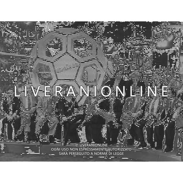 PAOLO ROSSI CALCIATORE - RETROSPETTIVA NELLA FOTO OSPITE DELLA TRASMISSIONE TV \'BLITZ\' CONDOTTO DA GIANNI MINA\' - franco causio, enzo bearzot, gianni brera, gianpaolo ormezzano, marco tardelli, franco selvaggi, claudio gentile, giuseppe dossena, paolo villaggio, daniele massaro, bruno conti ©ARCHIVIO AGENZIA ALDO LIVERANI SAS