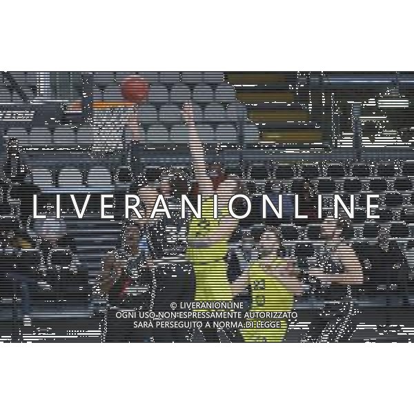 LiveMedia/Michele Nucci Virtus Segafredo Bologna vs Telenet Antwerp Giants - Basketball EuroCup Championship 2020/2021, 16 December 2020 Virtus Segafredo Arena, Bologna, Italy Photo showing: 16/12/2020 - Kyle Weems of Segafredo Virtus Bologna thwarted by Vincent Kesteloot of Antwerp @LM/Michele Nucci AG ALDO LIVERANI SAS