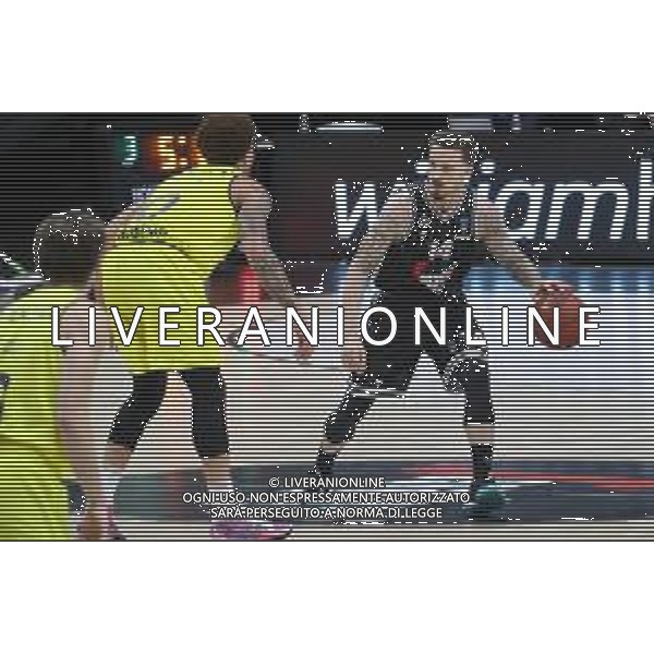 LiveMedia/Michele Nucci Virtus Segafredo Bologna vs Telenet Antwerp Giants - Basketball EuroCup Championship 2020/2021, 16 December 2020 Virtus Segafredo Arena, Bologna, Italy Photo showing: 16/12/2020 - Josh Adams of Segafredo Virtus Bologna (R) thwarted by Stephaun Branch of Antwerp @LM/Michele Nucci AG ALDO LIVERANI SAS