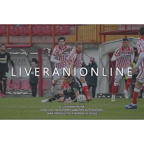 LiveMedia/Ettore Griffoni LR Vicenza vs Ascoli Calcio FC - Italian Football Championship League BKT 2020/2021, 19 December 2020 Romeo Menti stadium, vicenza, Italy Photo showing: foul of Luca Rigoni (Vicenza) on Dario Saric (Ascoli) @LM/Ettore Griffoni AG ALDO LIVERANI SAS