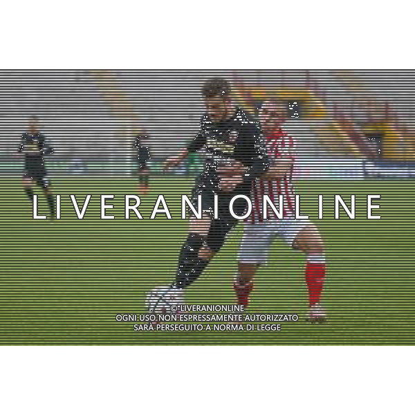 LiveMedia/Ettore Griffoni LR Vicenza vs Ascoli Calcio FC - Italian Football Championship League BKT 2020/2021, 19 December 2020 Romeo Menti stadium, vicenza, Italy Photo showing: Gabriele Corbo (Ascoli) hindered by Nicola Dalmonte (Vicenza) @LM/Ettore Griffoni AG ALDO LIVERANI SAS