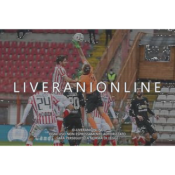 LiveMedia/Ettore Griffoni LR Vicenza vs Ascoli Calcio FC - Italian Football Championship League BKT 2020/2021, 19 December 2020 Romeo Menti stadium, vicenza, Italy Photo showing: Matteo Grandi (Vicenza) saves a goal @LM/Ettore Griffoni AG ALDO LIVERANI SAS