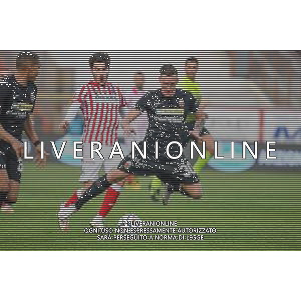 LiveMedia/Ettore Griffoni LR Vicenza vs Ascoli Calcio FC - Italian Football Championship League BKT 2020/2021, 19 December 2020 Romeo Menti stadium, vicenza, Italy Photo showing: Foul of Jacopo Da Riva (Vicenza) on Dario Saric (Ascoli) @LM/Ettore Griffoni AG ALDO LIVERANI SAS