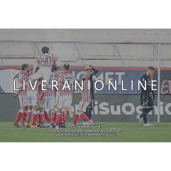 LiveMedia/Ettore Griffoni LR Vicenza vs Ascoli Calcio FC - Italian Football Championship League BKT 2020/2021, 19 December 2020 Romeo Menti stadium, vicenza, Italy Photo showing: Emanuele Padella (Vicenza) celebrates after scoring a goal of 2-1 with teammates @LM/Ettore Griffoni AG ALDO LIVERANI SAS