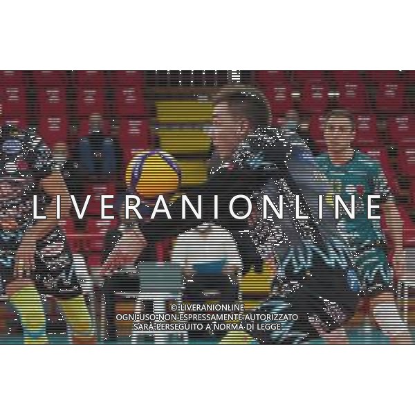 LiveMedia/Loris Cerquiglini Sir Safety Conad Perugia vs NBV Verona - Volleyball Italian Serie A Men Superleague Championship 2020/2021, 19 December 2020 PalaBarton, perugia, Italy Photo showing: oleh plotnytskyi (n.17 hitter sir safety conad perugia) in reception @LM/Loris Cerquiglini AG ALDO LIVERANI SAS