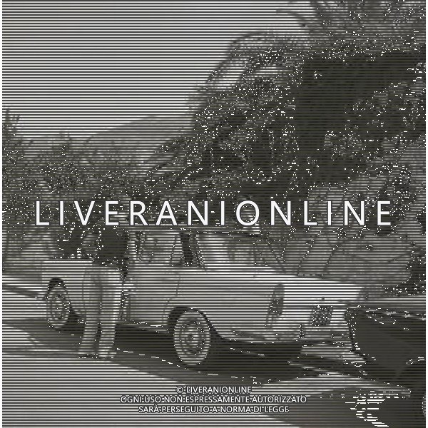 RETROSPETTIVA MARIA GABRIELLA DI SAVOIA NELLA FOTO MARIA GABRIELLA DI SAVOIA A ISCHIA CON ENRICO D\'ASSIA NELL\'ANNO 1963 AG ALDO LIVERANI SAS  