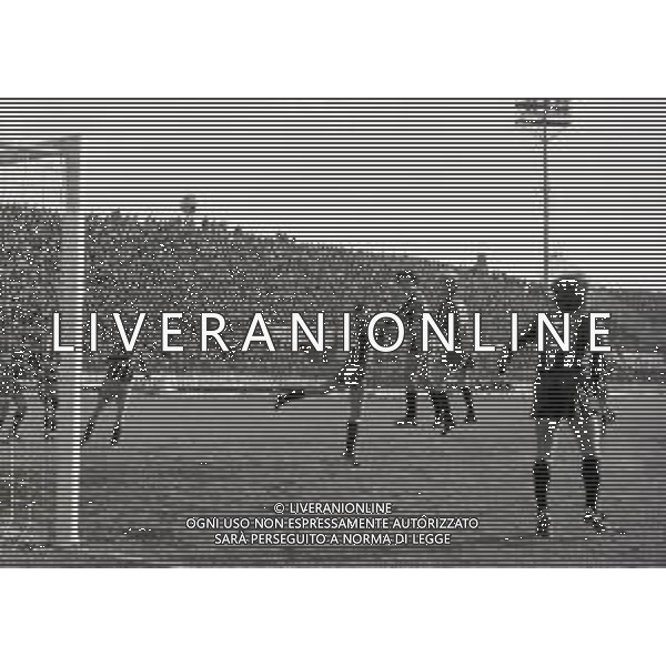 15-01-1984 BERGAMO CAMPIONATO DI CALCIO SERIE B ATALANTA CAMPOBASSO 1-0 NELLA FOTO AZIONE DI GIOCO AG ALDO LIVERANI SAS