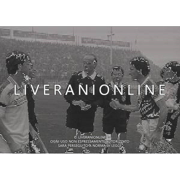 23-01-1983 CREMONA CAMPIONATO DI CALCIO SERIE B CREMONESE VARESE 0-0 NELLA FOTO ARBITRO PAOLO CASARIN AG ALDO LIVERANI SAS