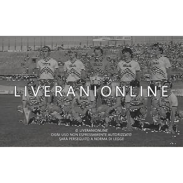 14-10-1984 VARESE CAMPIONATO DI CALCIO SERIE B VARESE AREZZO 2-1 NELLA FOTO LA FORMAZIONE AREZZO CALCIO 1984-1985 DA SIN IN PIEDI STEFANO COLANTUONO-ANDREA MANGONI-GIUSEPPE PELLICANO\'-ALESSANDRO BERTONI-MARIANO RIVA SED DA SIN DOMENICO NERI-ALBERTO MINOIA-STEFANO BUTTI-AMEDEO CARBONI-SANDRO TOVALIERI-EMILIANO DOVERI AG ALDO LIVERANI SAS