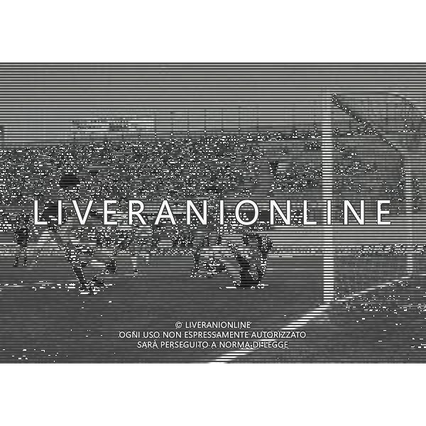 18-03- 1984 VARESE CAMPIONATO DI CALCIO SERIE B VARESE AREZZO 2-0 NELLA FOTO AZIONE DI GIOCO AG ALDO LIVERANI SAS