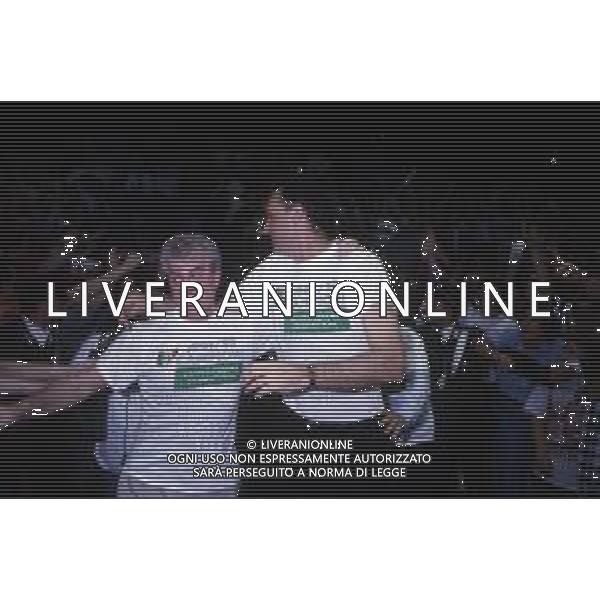 GILBERTO BENETTON IMPRENDITORE ITALIANO - RETROSPETTIVA Nella foto con l\'allenatore Petar Skansi ai festeggiamenti per la vittoria dello scudetto della Benetton Treviso Basket campionato 1991/1992 ©ARCHIVIO AG. ALDO LIVERANI SAS