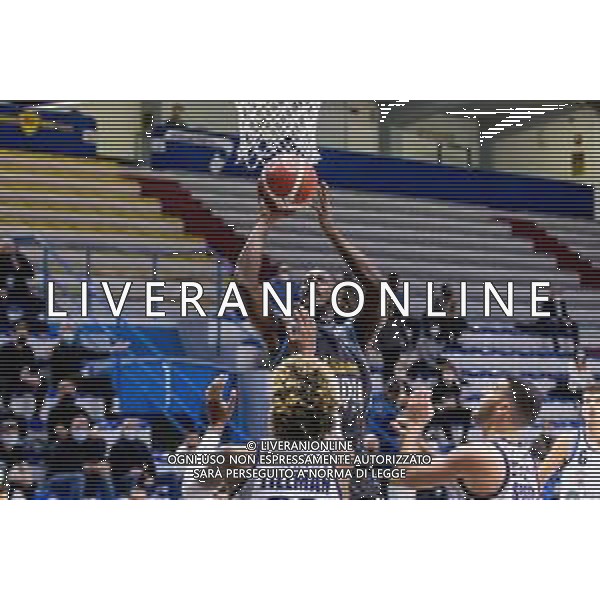 Matteo Casoni/LM - Vanoli Basket Cremona vs Banco di Sardegna Sassari - Campionato di Basket Serie A 2020/2021 23 dicembre 2020 - Sport Mario Radi, Cremona, Italia Nella foto: Appoggio a canestro di Jarvis Williams della Vanoli Cremona @LM/Matteo Casoni AG ALDO LIVERANI SAS