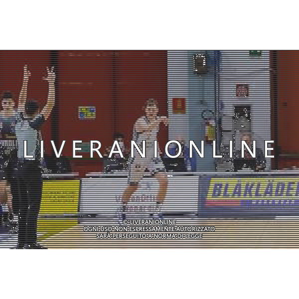 Matteo Casoni/LM - Vanoli Basket Cremona vs Banco di Sardegna Sassari - Campionato di Basket Serie A 2020/2021 23 dicembre 2020 - Sport Mario Radi, Cremona, Italia Nella foto: Esultanza di Eimantas Bendzius della Banco Di Sardegna Sassari dopo un canestro realizzato @LM/Matteo Casoni AG ALDO LIVERANI SAS