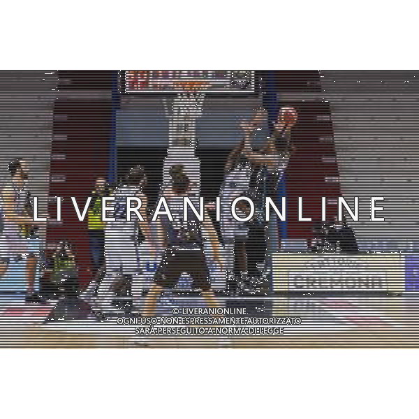 Matteo Casoni/LM - Vanoli Basket Cremona vs Banco di Sardegna Sassari - Campionato di Basket Serie A 2020/2021 23 dicembre 2020 - Sport Mario Radi, Cremona, Italia Nella foto: Entrata di T.J. Williams della Vanoli Cremona @LM/Matteo Casoni AG ALDO LIVERANI SAS