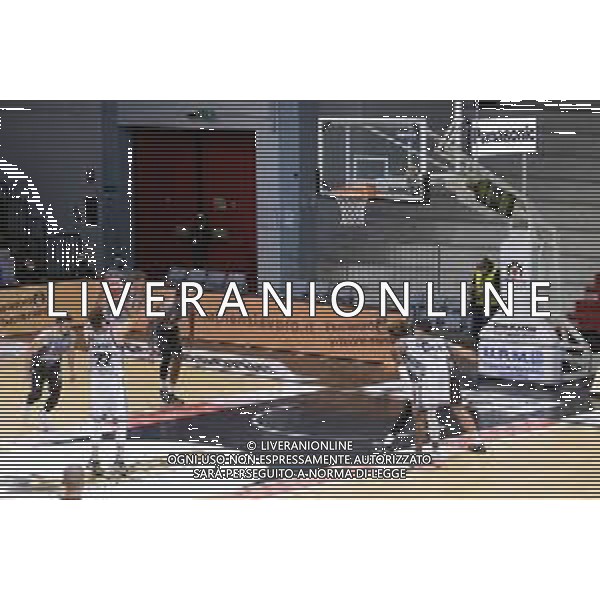 Matteo Casoni/LM - Vanoli Basket Cremona vs Banco di Sardegna Sassari - Campionato di Basket Serie A 2020/2021 23 dicembre 2020 - Sport Mario Radi, Cremona, Italia Nella foto: Tiro libero di Stefano Gentile della Banco Di Sardegna Sassari @LM/Matteo Casoni AG ALDO LIVERANI SAS