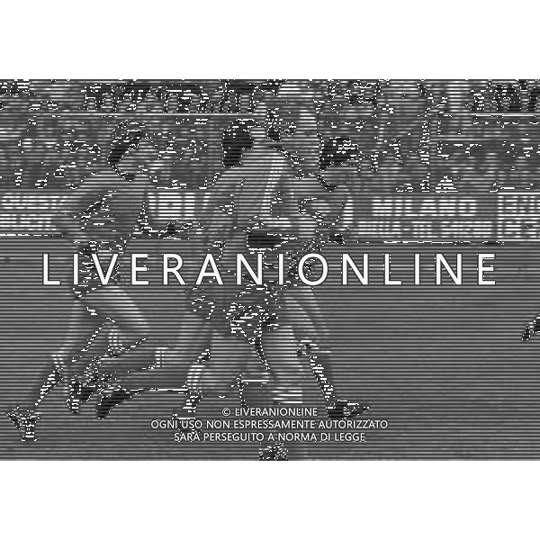 ROBERTO BETTEGA CALCIATORE CON LA MAGLIA DELLA NAZIONALE ITALIANA NEL 1978-1979 - RETROSPETTIVA NELLA FOTO CON PAOLO ROSSI E GIANCARLO ANTOGNONI DURANTE L\'ALLENAMENTO ©Archivio Giovanni Liverani/AG. ALDO LIVERANI SAS