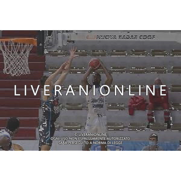 Matteo Casoni/LM - Vanoli Cremona vs Happy Casa Brindisi - Campionato di Basket Serie A 2020/2021 27 dicembre 2020 - Palazzetto dello Sport Mario Radi, Cremona, Italia Nella foto: James Bell della Happy Casa Brindisi al tiro @LM/Matteo Casoni AG ALDO LIVERANI SAS