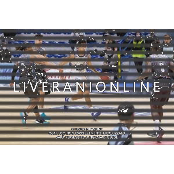 Matteo Casoni/LM - Vanoli Cremona vs Happy Casa Brindisi - Campionato di Basket Serie A 2020/2021 27 dicembre 2020 - Palazzetto dello Sport Mario Radi, Cremona, Italia Nella foto: Derek Willis della Happy Casa Brindisi in palleggio @LM/Matteo Casoni AG ALDO LIVERANI SAS