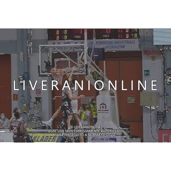 Matteo Casoni/LM - Vanoli Cremona vs Happy Casa Brindisi - Campionato di Basket Serie A 2020/2021 27 dicembre 2020 - Palazzetto dello Sport Mario Radi, Cremona, Italia Nella foto: Schiacciata di Darius Thompson della Happy Casa Brindisi @LM/Matteo Casoni AG ALDO LIVERANI SAS