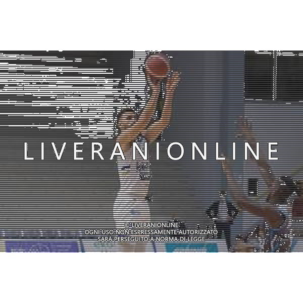 Matteo Casoni/LM - Vanoli Cremona vs Happy Casa Brindisi - Campionato di Basket Serie A 2020/2021 27 dicembre 2020 - Palazzetto dello Sport Mario Radi, Cremona, Italia Nella foto: Raphael Gaspardo della Happy Casa Brindisi al tiro @LM/Matteo Casoni AG ALDO LIVERANI SAS