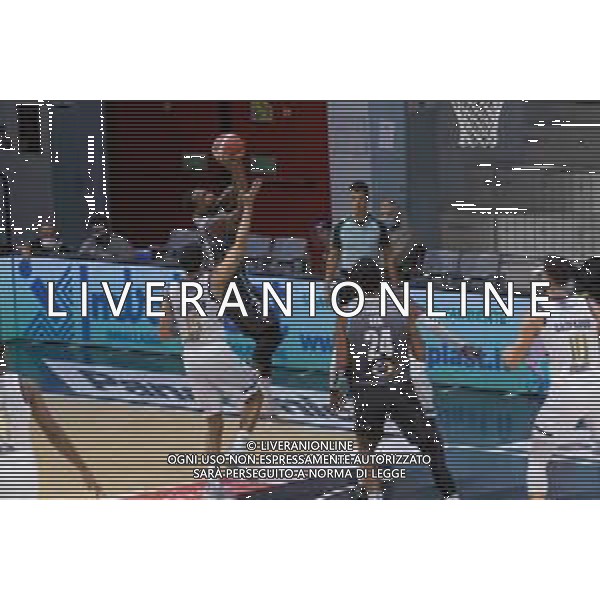 Matteo Casoni/LM - Vanoli Cremona vs Happy Casa Brindisi - Campionato di Basket Serie A 2020/2021 27 dicembre 2020 - Palazzetto dello Sport Mario Radi, Cremona, Italia Nella foto: Entrata di David R. Cournooh della Vanoli Cremona @LM/Matteo Casoni AG ALDO LIVERANI SAS