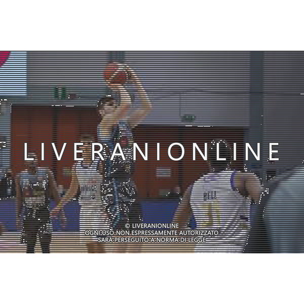 Matteo Casoni/LM - Vanoli Cremona vs Happy Casa Brindisi - Campionato di Basket Serie A 2020/2021 27 dicembre 2020 - Palazzetto dello Sport Mario Radi, Cremona, Italia Nella foto: Tiro da fuori area di Topias Palmi della Vanoli Cremona @LM/Matteo Casoni AG ALDO LIVERANI SAS