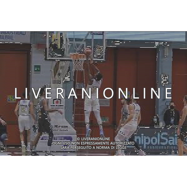 Matteo Casoni/LM - Vanoli Cremona vs Happy Casa Brindisi - Campionato di Basket Serie A 2020/2021 27 dicembre 2020 - Palazzetto dello Sport Mario Radi, Cremona, Italia Nella foto: Appoggio a canestro di Nick Perkins della Happy Casa Brindisi @LM/Matteo Casoni AG ALDO LIVERANI SAS
