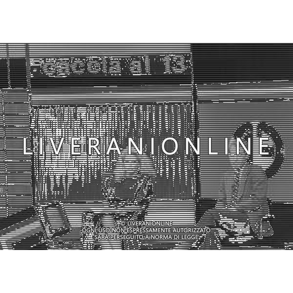 BETTEGA ROBERTO CALCIATORE - RETROSPETTIVA NELLA FOTO A MILANO NEL 1984 OSPITE DELLA TRASMISSIONE SPORTIVA \'CACCIA AL 13\' CONDOTTO DA MARIA TERESA RUTA ©Archivio Giovanni Liverani / AG. ALDO LIVERANI SAS